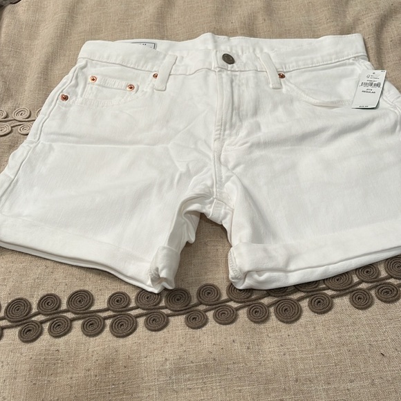 GAP White 5” Mid Rise Girlfriend Denim Shorts/NWT/Size 27/4 - Picture 6 of 15